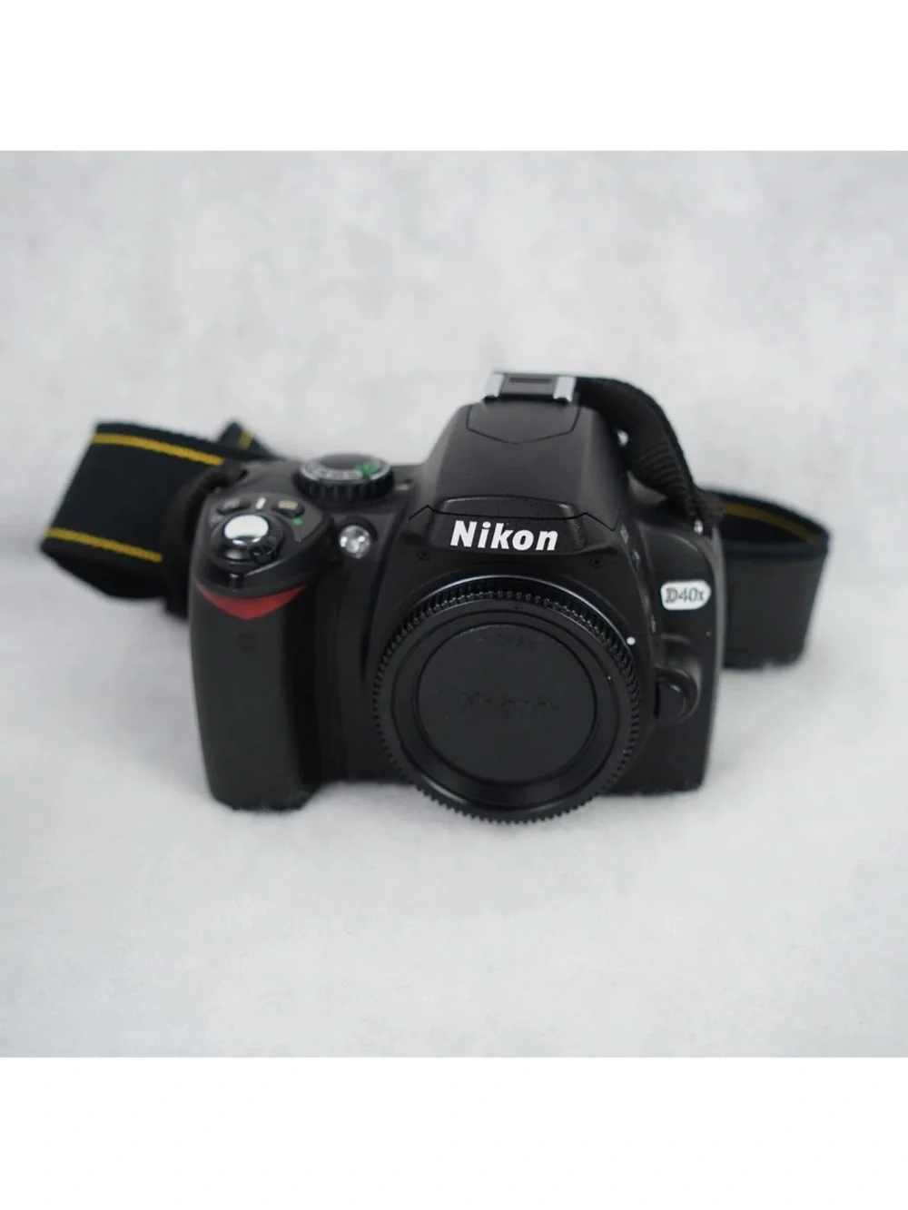 Nikon D40x DSLR Camera 10.2MP Nikon AFS 18-55mm Lens W/ 2 Batterries Bag Mint